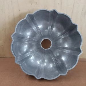 Vintage Northland Trademarked Aluminum Bundt Baking Fluted Tube Pan